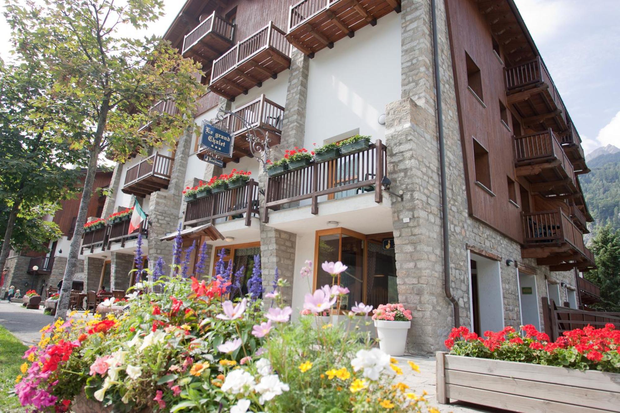 Residence Le Grand Chalet Courmayeur Exterior foto