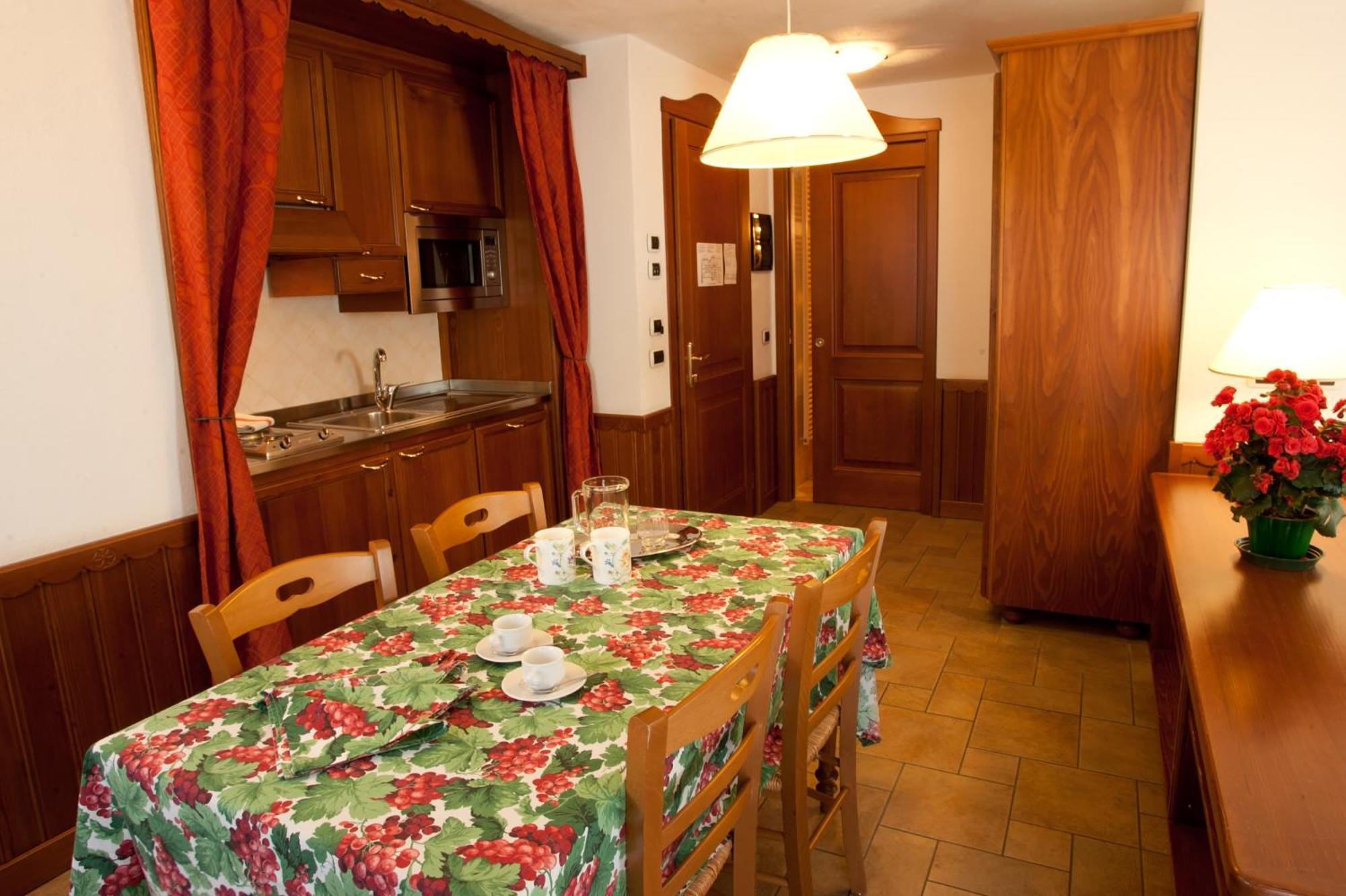 Residence Le Grand Chalet Courmayeur Exterior foto