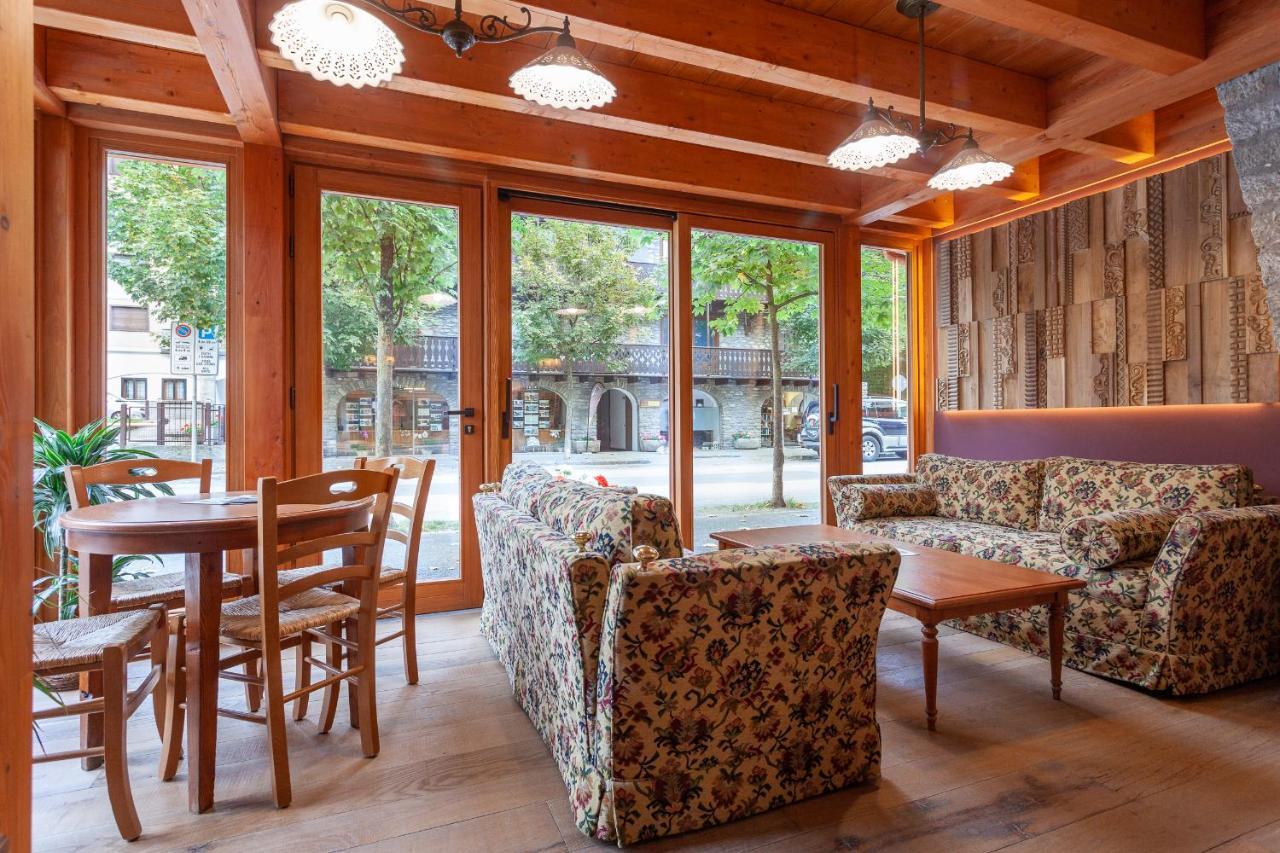Residence Le Grand Chalet Courmayeur Exterior foto