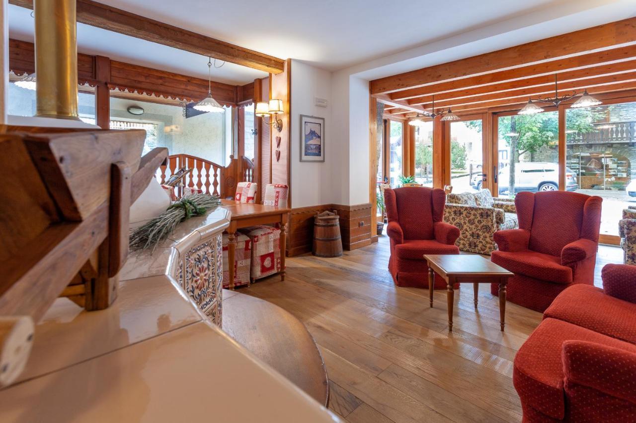 Residence Le Grand Chalet Courmayeur Exterior foto